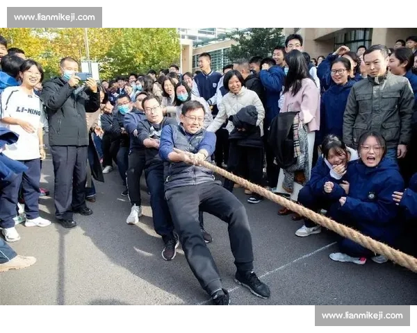 团结奋进力量碰撞激情激扬拔河比赛精彩纷呈展示集体精神和团队协作