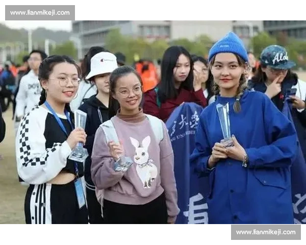 小青龙勇夺冠军引发赛场热潮与观众狂欢盛况