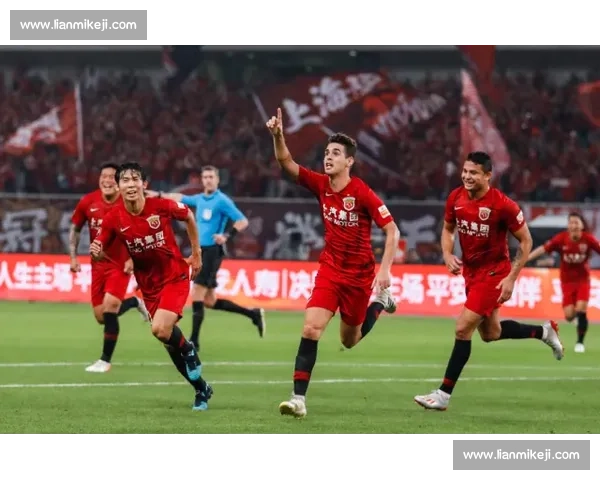 广州恒大与上港激烈对决 强强联手引发中超赛季新高潮